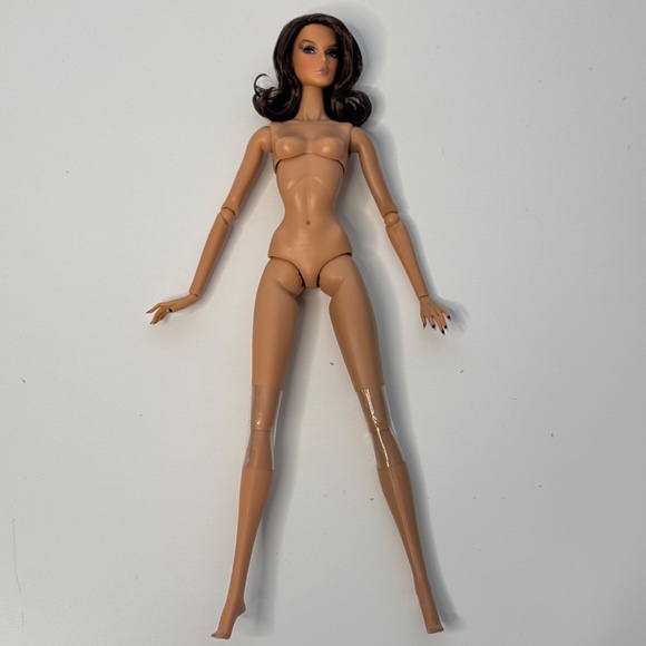 Luster Lilith Blair NU FACE Brunette Doll Fashion Royalty Integrity Custom Nails - Picture 3 of 12